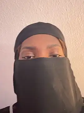 KiaraAmara Adlı Modelin Canlı XXX Sohbeti