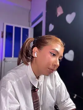 emilysofiia 现场XXX聊天