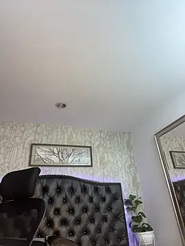 Lander_Cruz Show in webcam