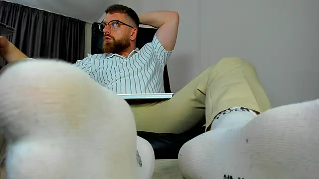 Findom_guy 现场XXX聊天