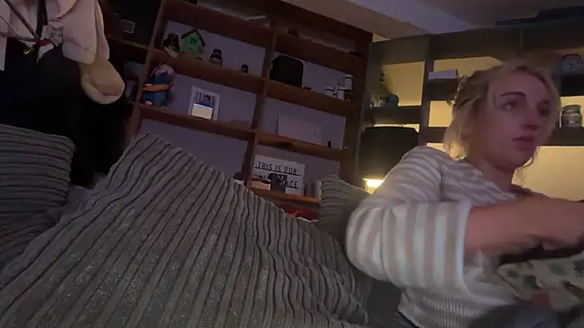 BlondeBombshellAmelia Obrolan Langsung XXX