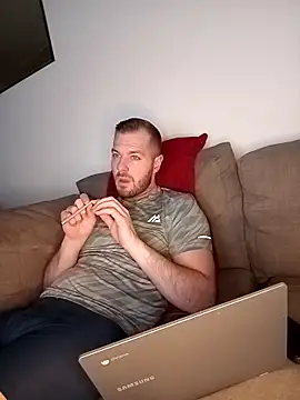 XXX chat uživo modela THE_CHEEKY_ALPHA