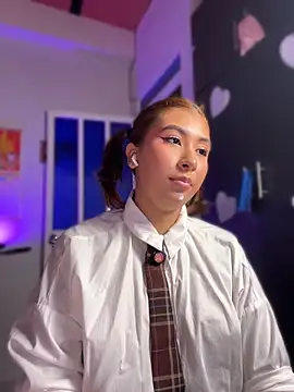 emilysofiia élő XXX-chatje