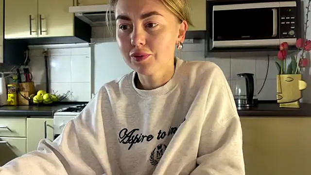 Chat +18 de MartaLuna_ ao vivo