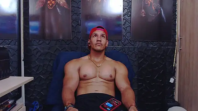 viktor_herrera Show in webcam