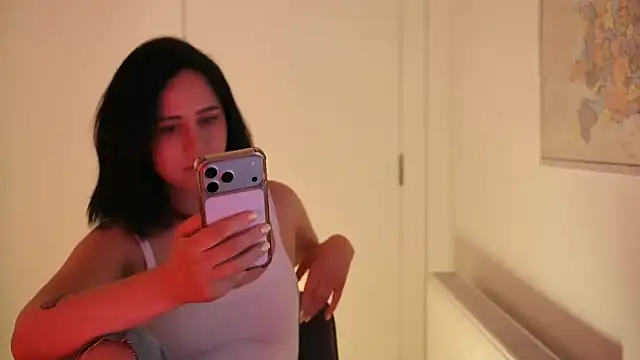 mira_mmiraのライブXXXチャット