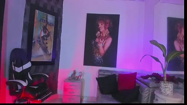 Ciara_HotTs Show in webcam