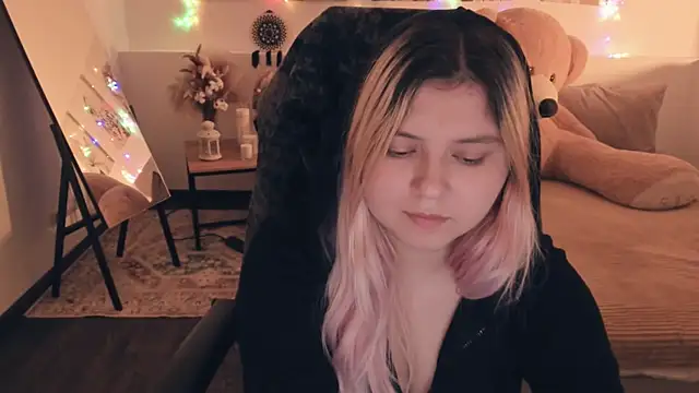 DiaAngell live XXX chat