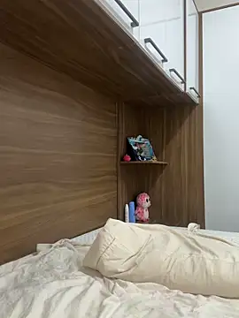 Toy7Girl Pertunjukan Webcam