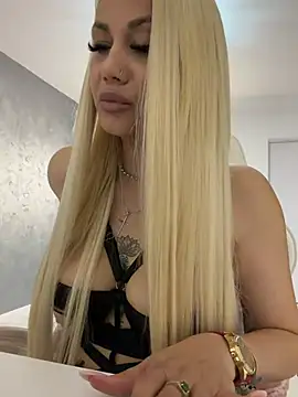 AlmaBby live XXX chat