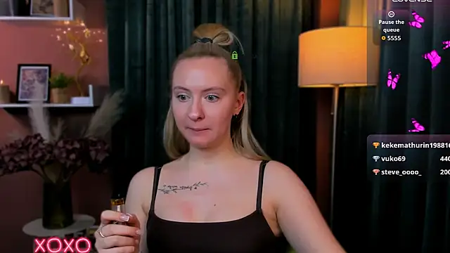 Chat XXX en directo de mila_glow1