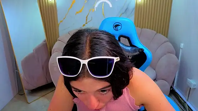 دردشة Erika_Suarez_b الجنسية المباشرة