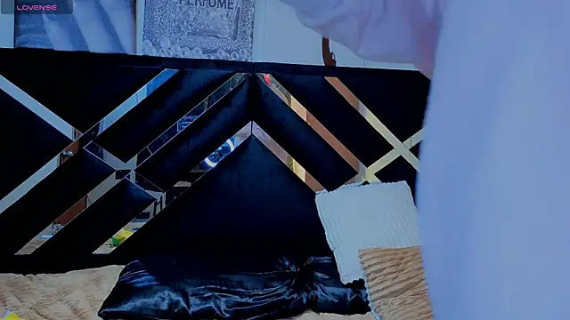 Zoe-yanin Chat XXX live