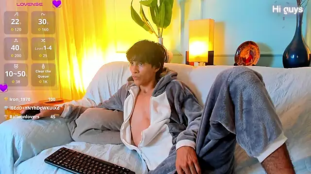 Cheys_Mast Live XXX Chat