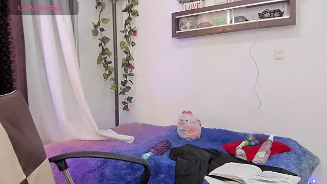 Онлайн чат XXX michacosio