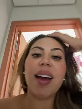 lariic live XXX chat