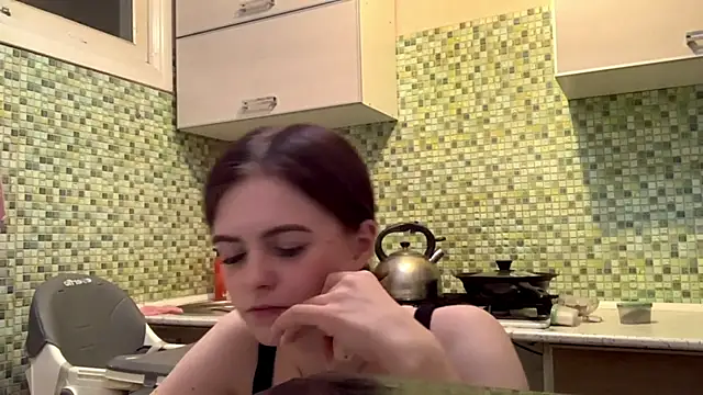 KikiAmino Live XXX Chat