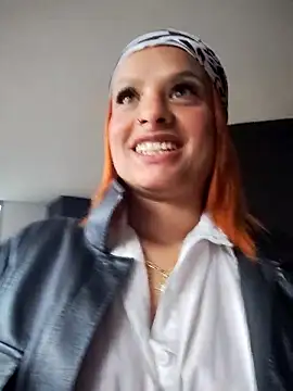 Cataleya_16 Adlı Modelin Canlı XXX Sohbeti