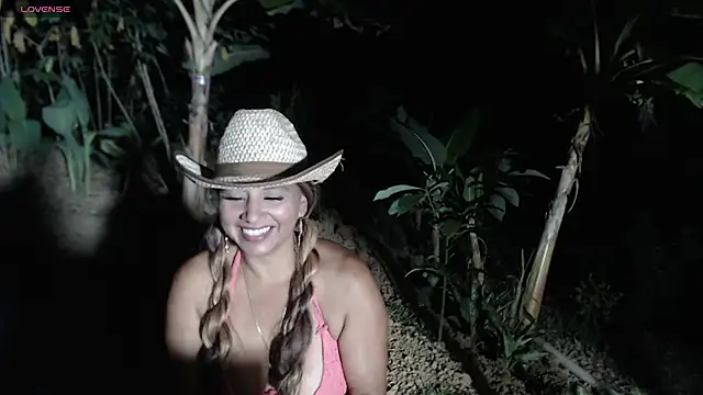 esmeralda_li's Live XXX Chat