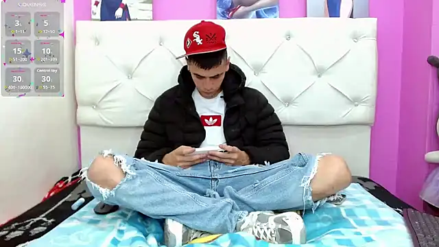 Chat XXX en directo de Alexx_bigcockk