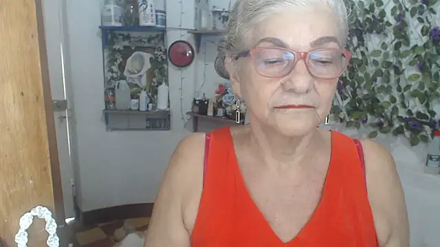 FunnyGrandma webcam show