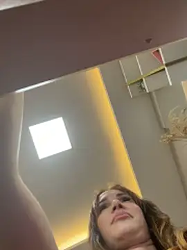 Irresistible24's Live XXX Chat