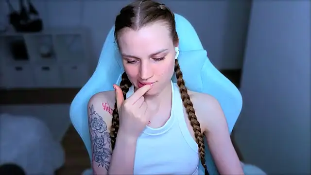 StellaLawless 现场XXX聊天