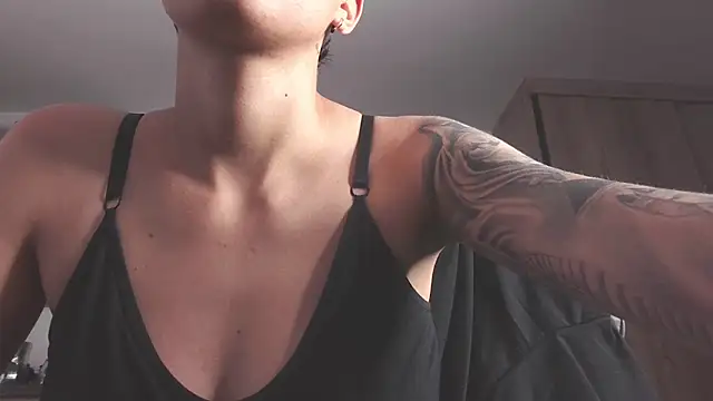 XXX chat uživo modela Cutie_Shy_