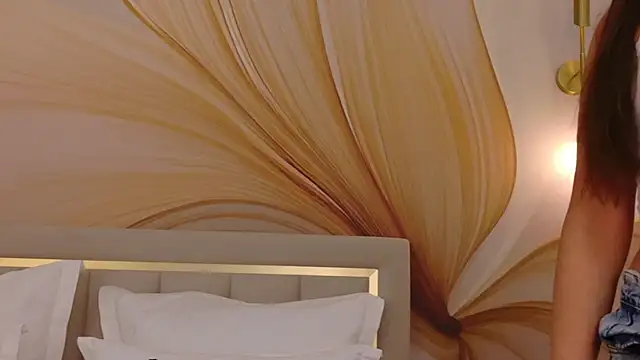 milaleoneli Adlı Modelin Canlı XXX Sohbeti