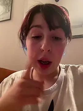 ilaria_miss98 Live XXX Chat