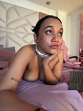 Chat +18 de coraline_vera ao vivo