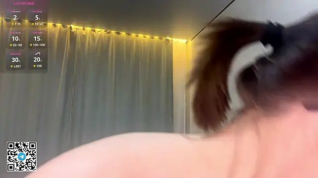 Chatroom XXX en direct de Carolini_i