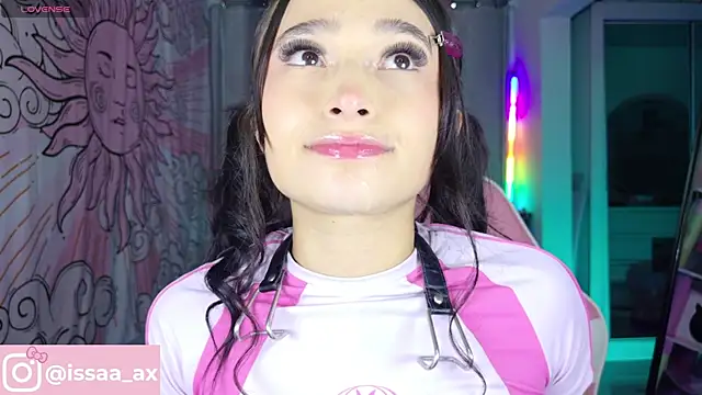 Chat +18 de issa_dolly ao vivo