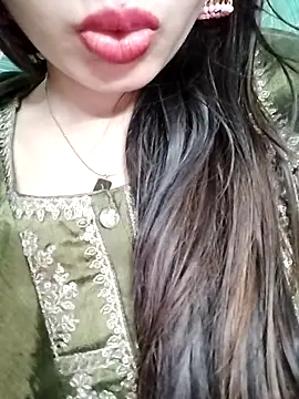 Chatroom XXX en direct de Noor_Darliing