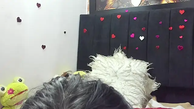 Evaaross_2345's Live XXX Chat