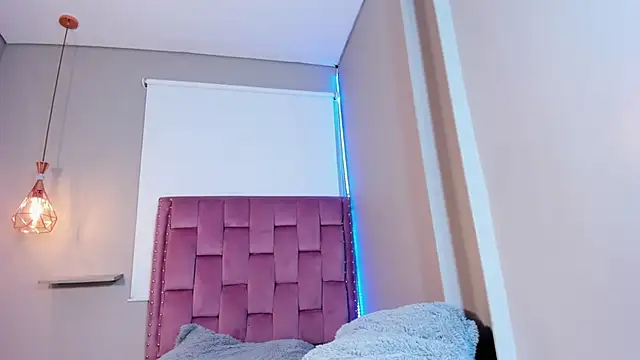 Chat XXX en directo de Roxy_Stonee