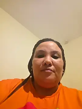 Show modela Curvy-Nthabi_X na web-kameri