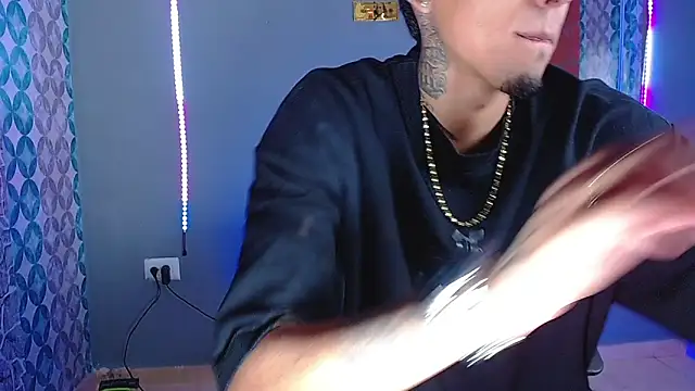 Liam_lee ওয়েবক্যাম শ  ো