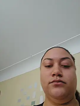 Chat +18 de honeeyyy_pot ao vivo