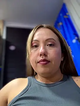 Chat XXX ao vivo de VIOLETA-25_