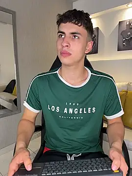 AdrianRinaldi Webcam-Show