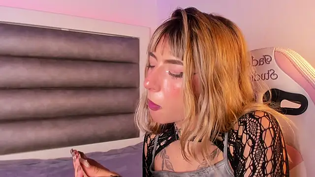 adhalee_js: онлайн-секс-чат