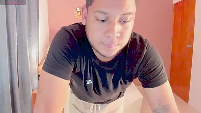 Akon_2XXX: διαδικτυακό σόου στην κάμερα