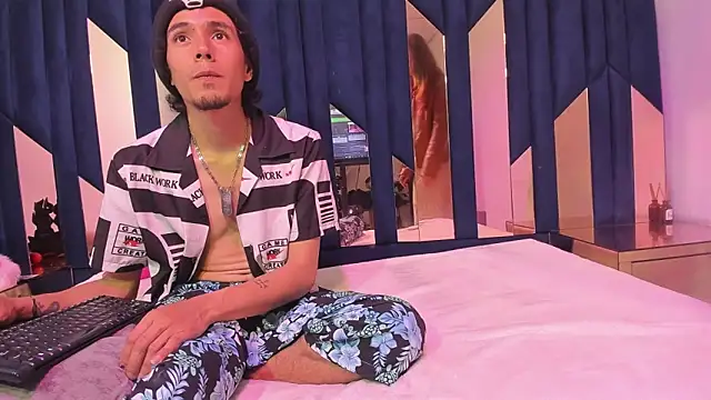 Chat +18 de KikyoAndDrey ao vivo