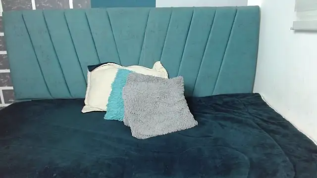 Chat +18 de Ariadnett__ ao vivo