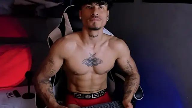 Thomas_Fit1 Adlı Modelin Canlı XXX Sohbeti