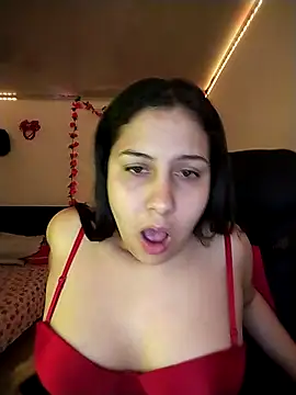 Онлайн чат XXX esmeralda_jadees