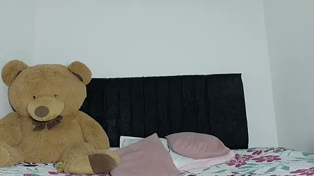 Natashaparker__ élő XXX-chatje