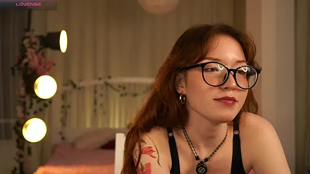 AvisKaplin Chat XXX in diretta