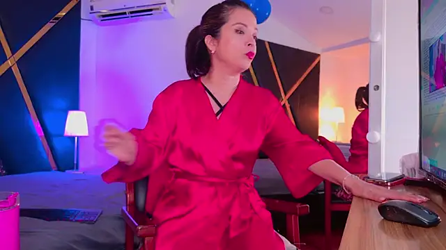 Adel_Nesbiit Adlı Modelin Canlı XXX Sohbeti